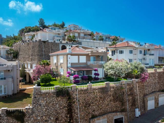 TOROS VILLA