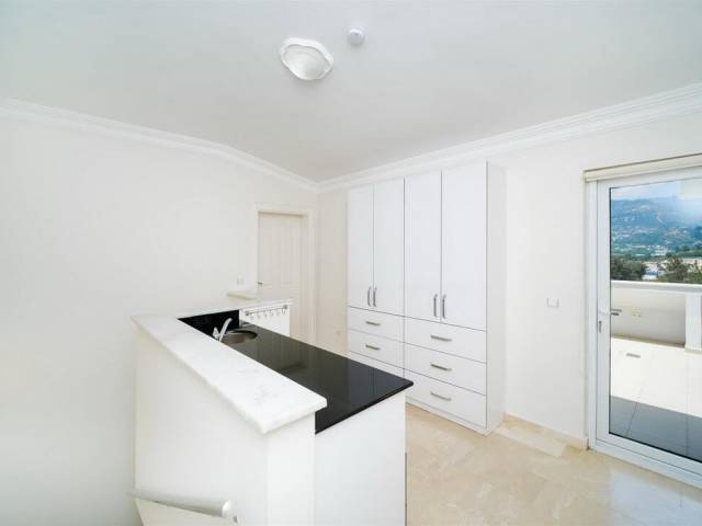 OBA COMPLEX PENTHOUSE