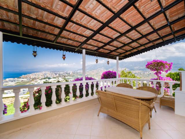 TOROS VILLA