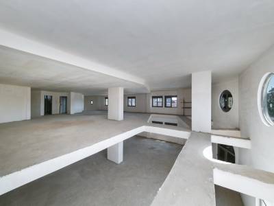 Kestel Commercial Building